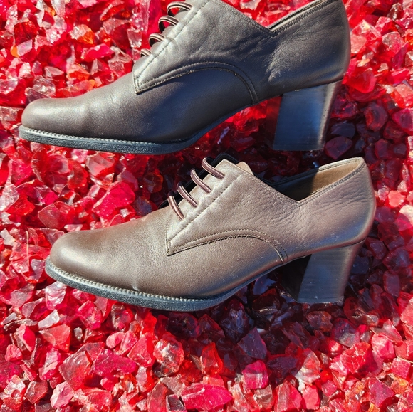 Aerosoles Women's Brown Leather Comfortable Slip-On Stack/Chunk Pump Heel Size 7 - Picture 8 of 12